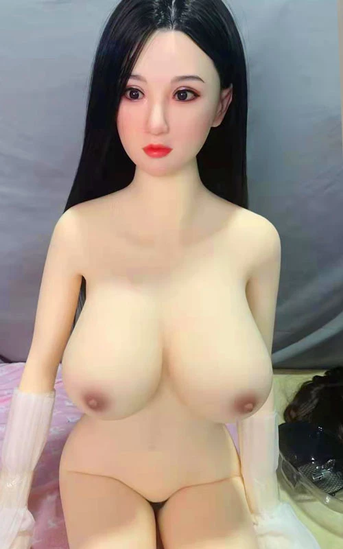 等身大ドール 自然なポーズ